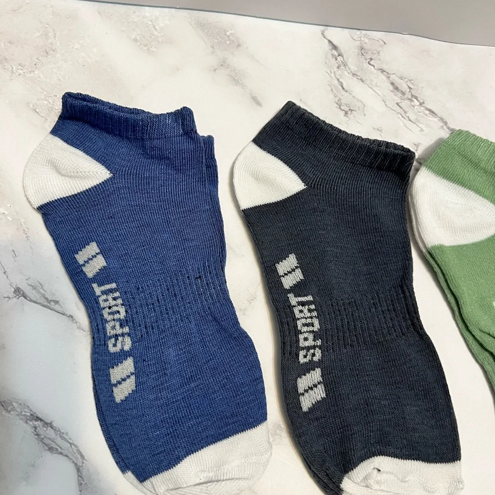 Lot of 5 Pairs of Men’s Low Cut Socks‎ SZ 6-10 NEW